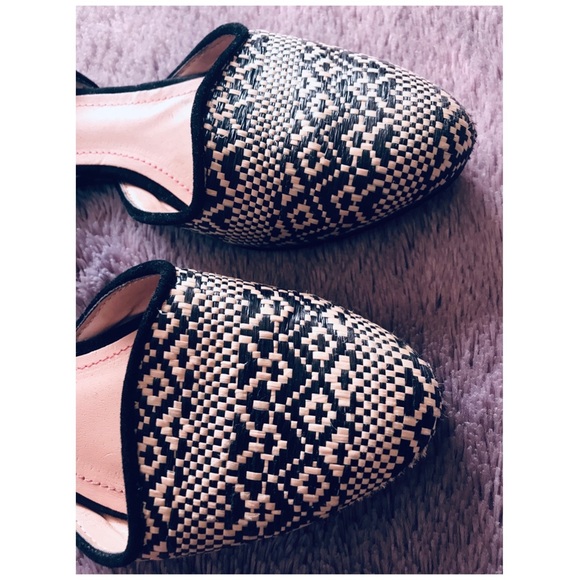 BETSEY JOHNSON “COCOH” Raffia and Suede Flats 6.5 - Picture 4 of 7